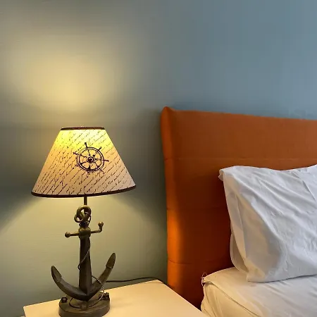 Artistic 2bd In A Peaceful Neighbourhood In *