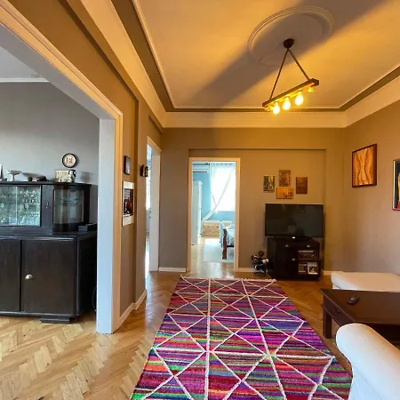 Apartment Artistic 2bd In A Peaceful Neighbourhood In *