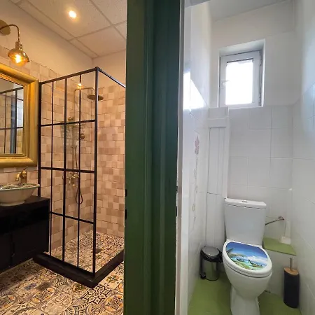 Artistic 2bd In A Peaceful Neighbourhood In Apartment *
