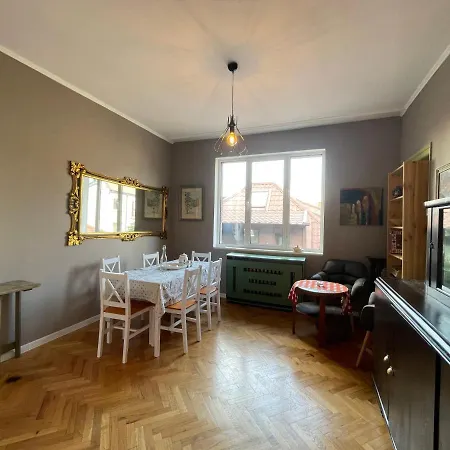 Artistic 2bd In A Peaceful Neighbourhood In